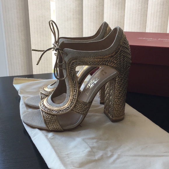 Brand new Salvatore Ferragamo shoes. Size 6.5 - Picture 2 of 5
